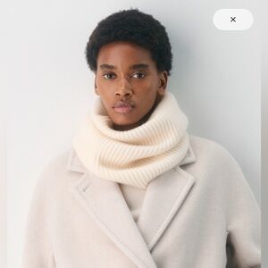 Aritzia Versed Cream Cashmere Neck Warmer Scarf Worn Once O/S